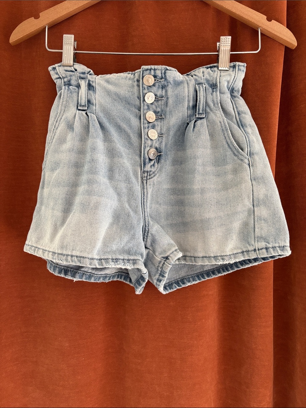 American Eagle Outfitters Light Wash Paperbag Button-Front Jean Shorts
